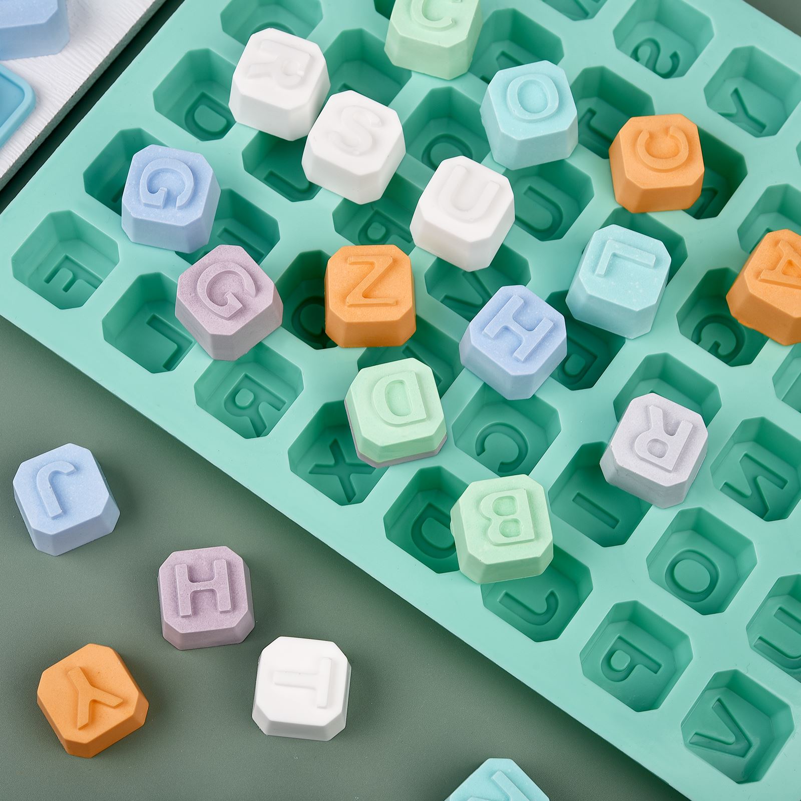 48 文字英語アルファベット文字シリコーン型石鹸型ケーキカッ - Soap Making Organic のレビューと価格