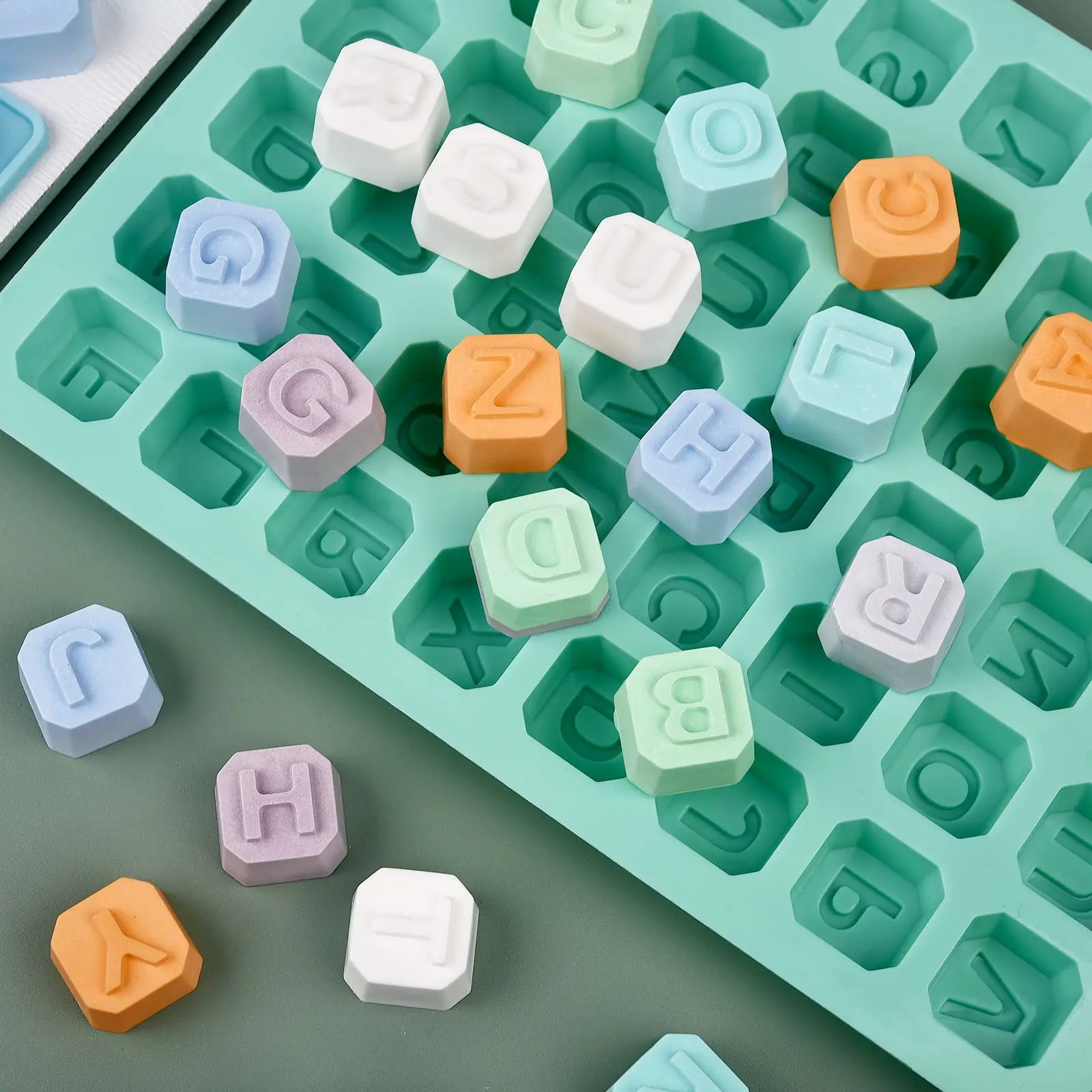 48 文字英語アルファベット文字シリコーン型石鹸型ケーキカッ - Soap Making Organic のレビューと価格